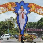 Mahinda Rajapaksa during his presidency took the ego boosting cutout culture to a new level. This one at the entrance to the International airport in Katunayake was during his Rajano (the King) days.