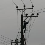An electricity board lineman doing his high wire act. This is nothing compared to the decades long, superbly fine- tuned act by  CEB officials and ministry bureaucrats, earning multi millions in kickbacks from the country’s corrupt business tycoons.