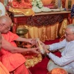 Several Buddhist monks are said to favour Lakshman Kirielle of the UNP, as the Presidential candidate.  He is see here being conferred the ‘ Shasanamamaka Jana Prasadini”  title by the Asgiriya Chapter in October 2018. (courtesy PMD)